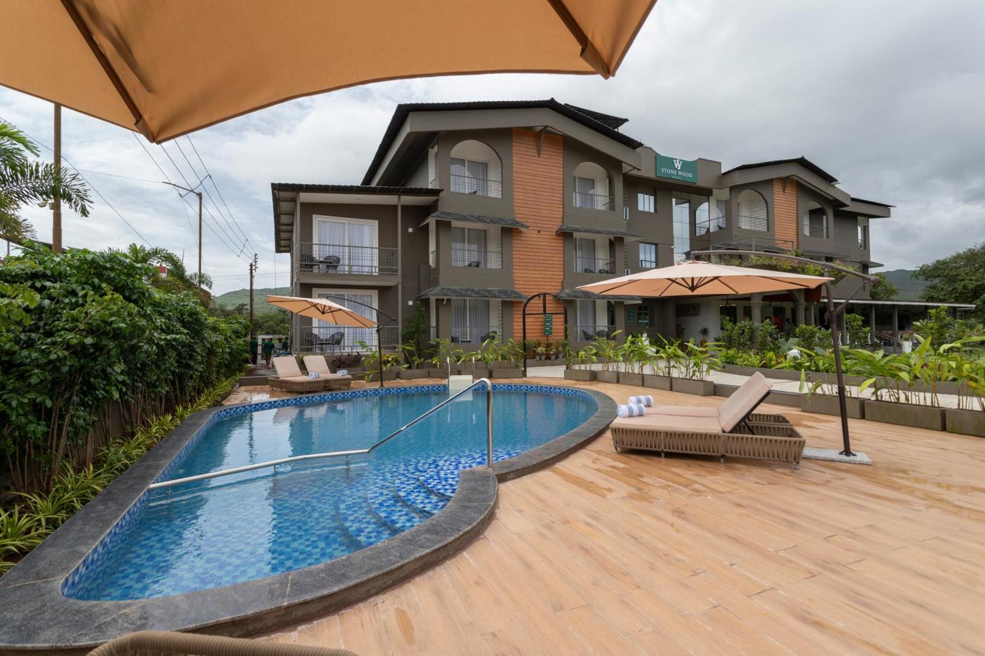 Stone Wood Hotel Amboli Amboli  Eksteriør bilde