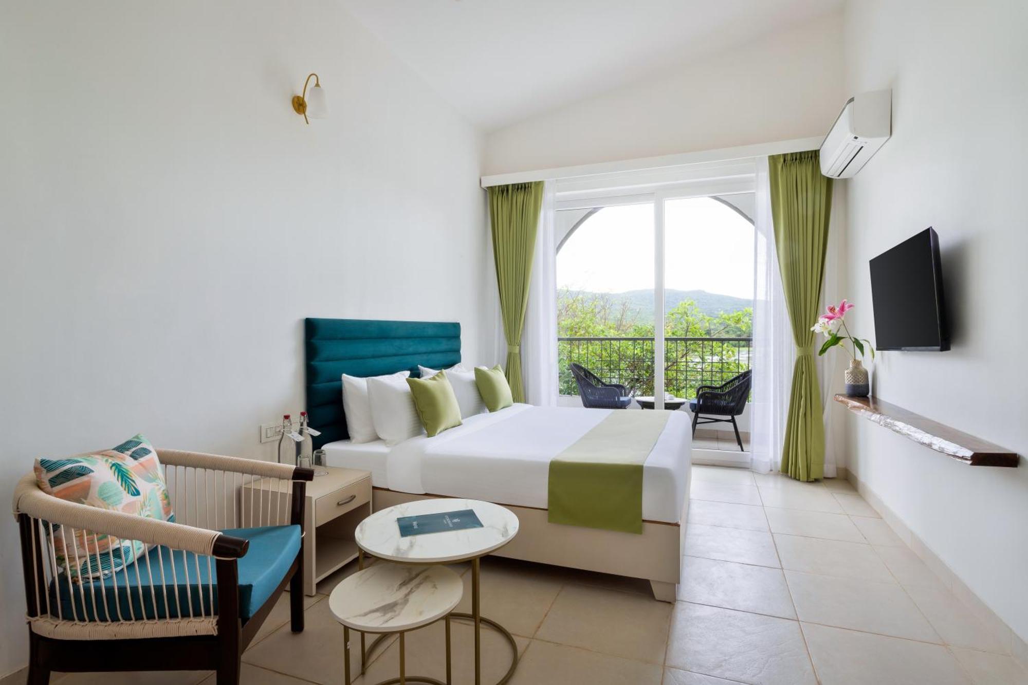 Stone Wood Hotel Amboli Amboli  Eksteriør bilde