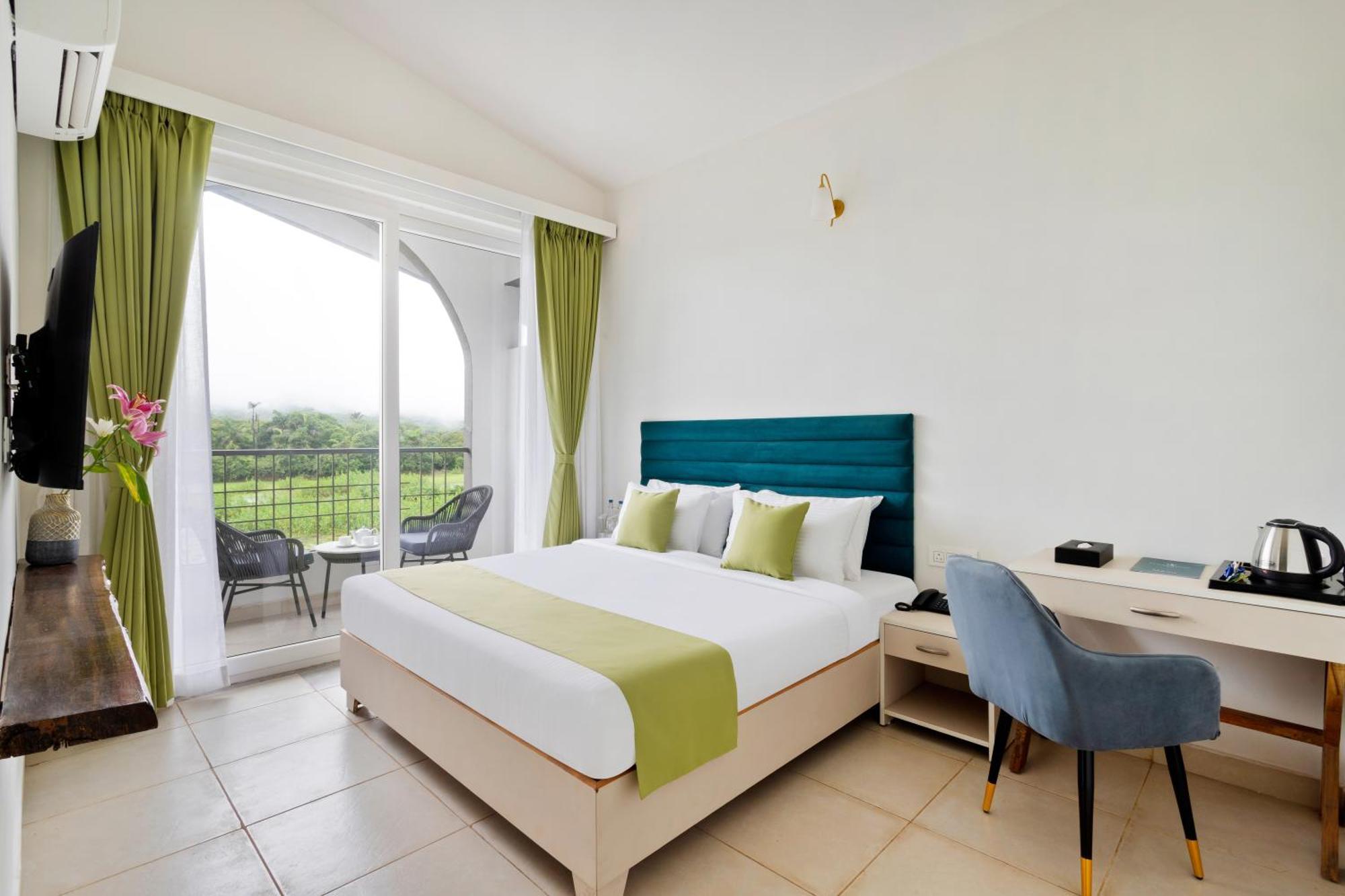 Stone Wood Hotel Amboli Amboli  Eksteriør bilde