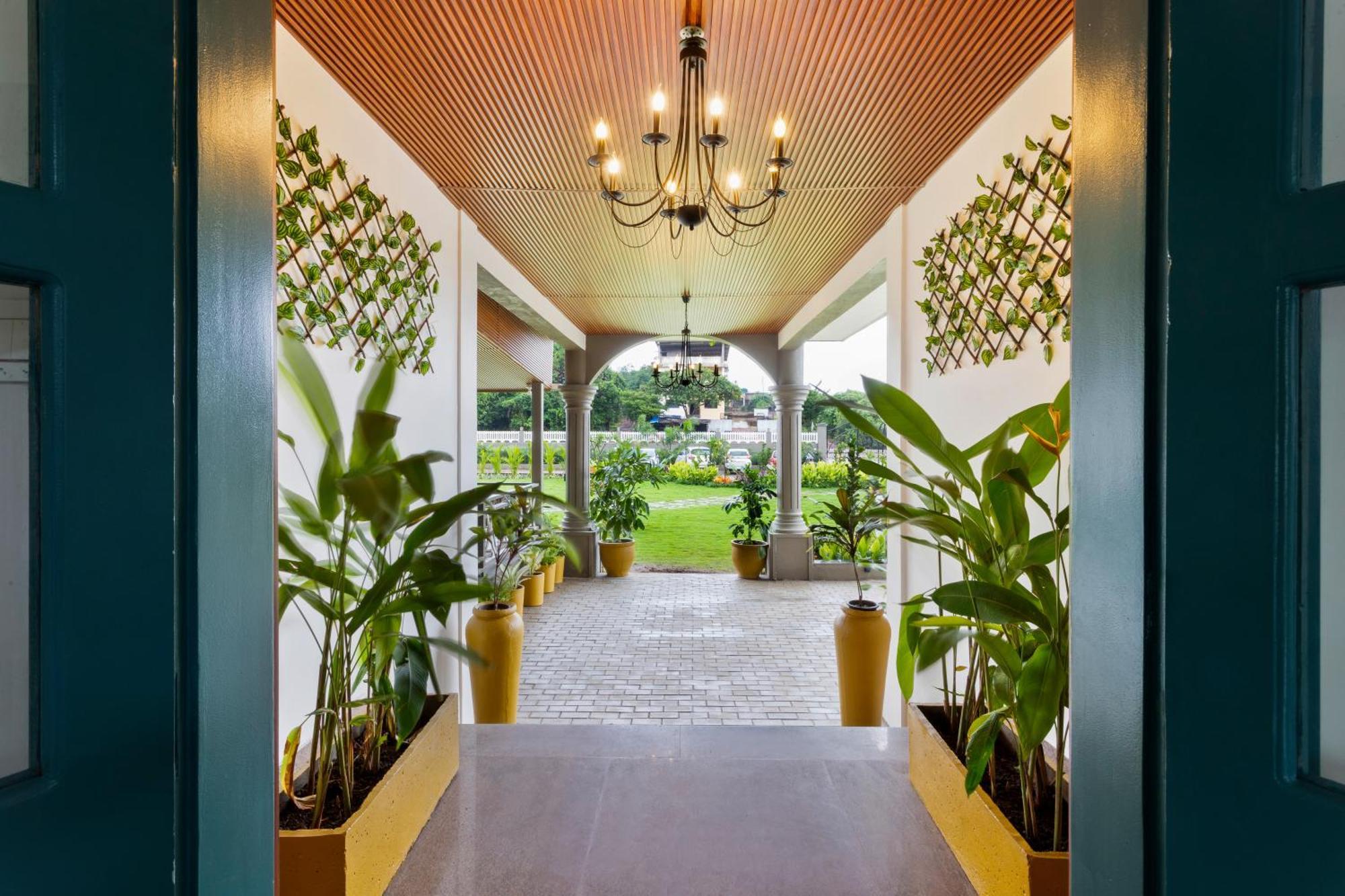 Stone Wood Hotel Amboli Amboli  Eksteriør bilde