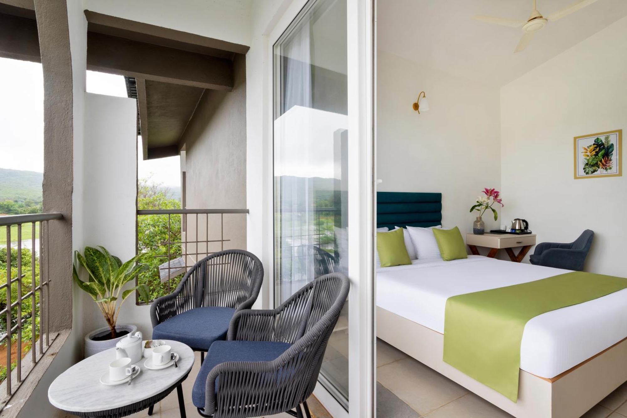 Stone Wood Hotel Amboli Amboli  Eksteriør bilde