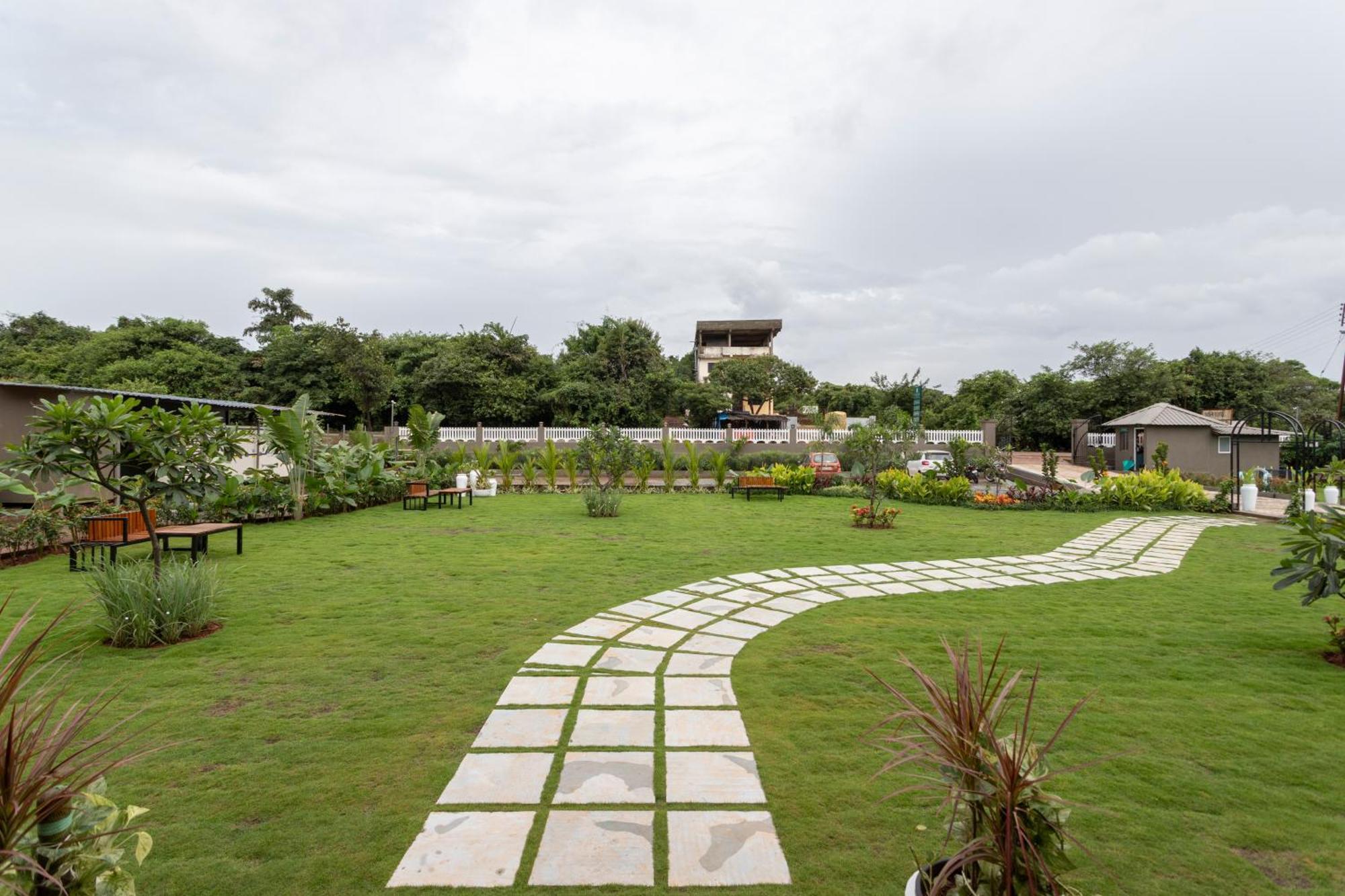 Stone Wood Hotel Amboli Amboli  Eksteriør bilde